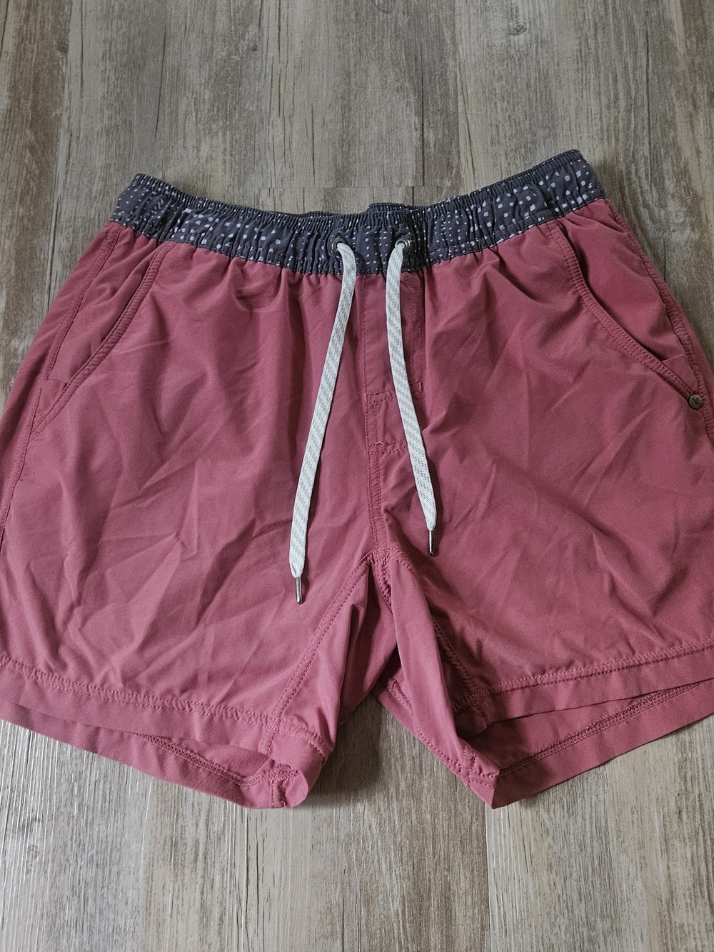 Vuori Men's Maroon Red Kore Active Performance Lined Shorts Small 5" Inseam